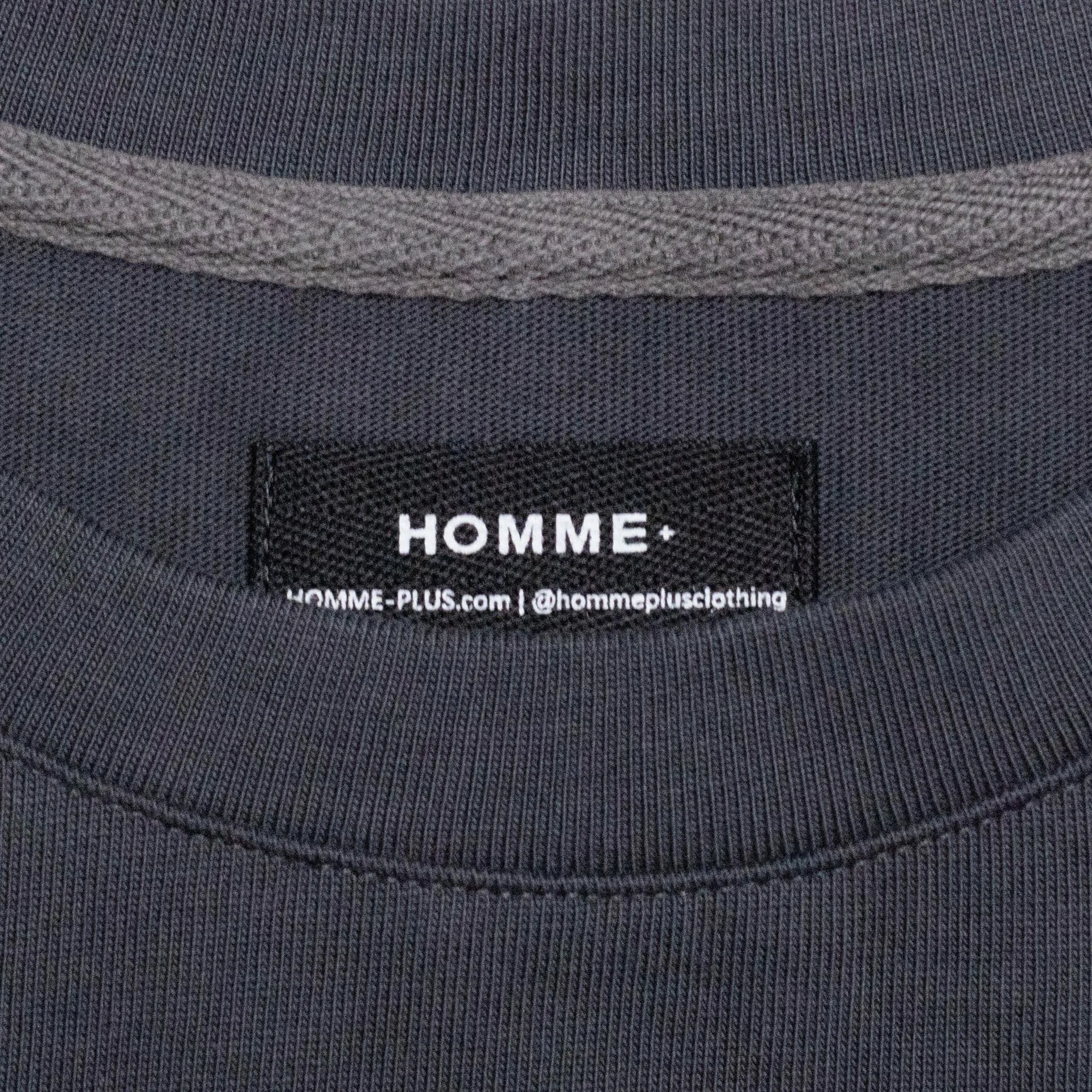 HOMME  Old English Script Tee Charcoal
