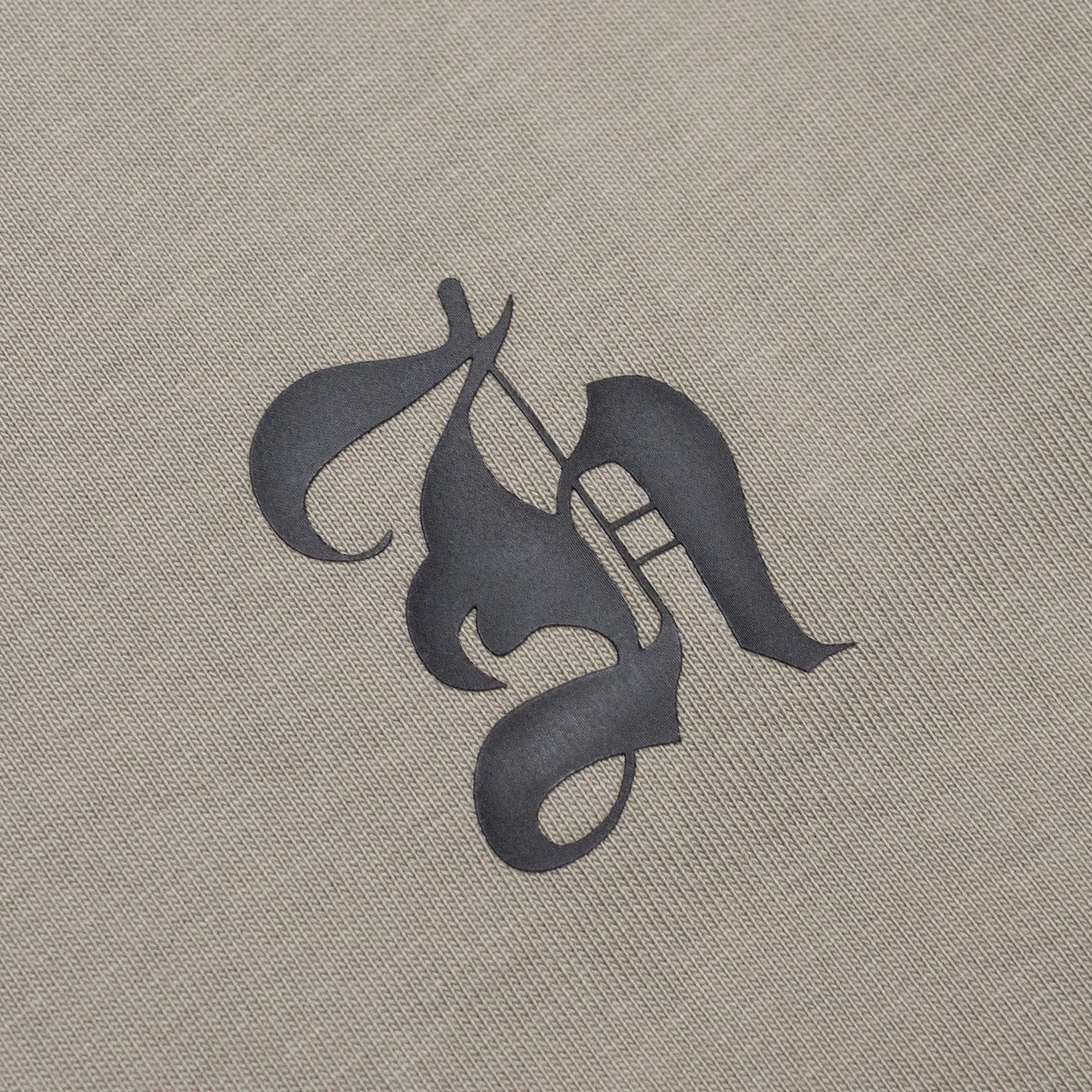 HOMME  Old English Script Tee Light Army