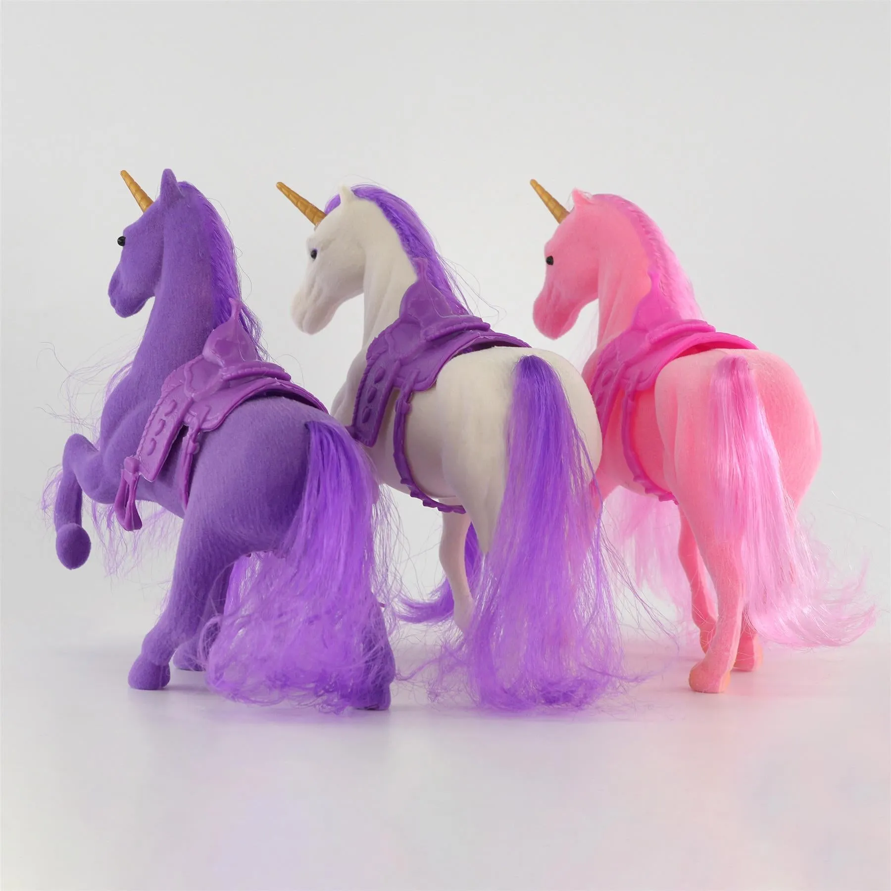 Unicorn Stable with Three Unicorns and Accessories