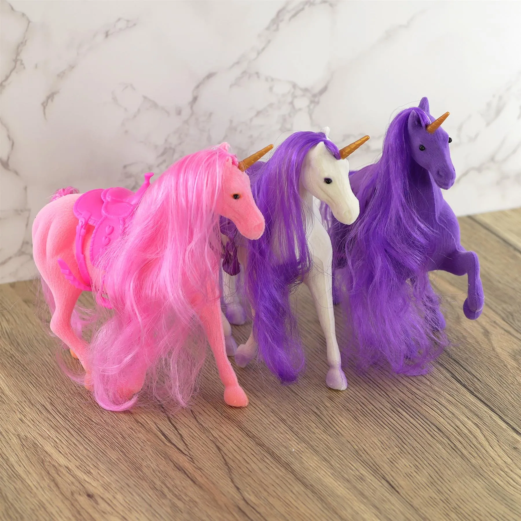 Unicorn Stable with Three Unicorns and Accessories