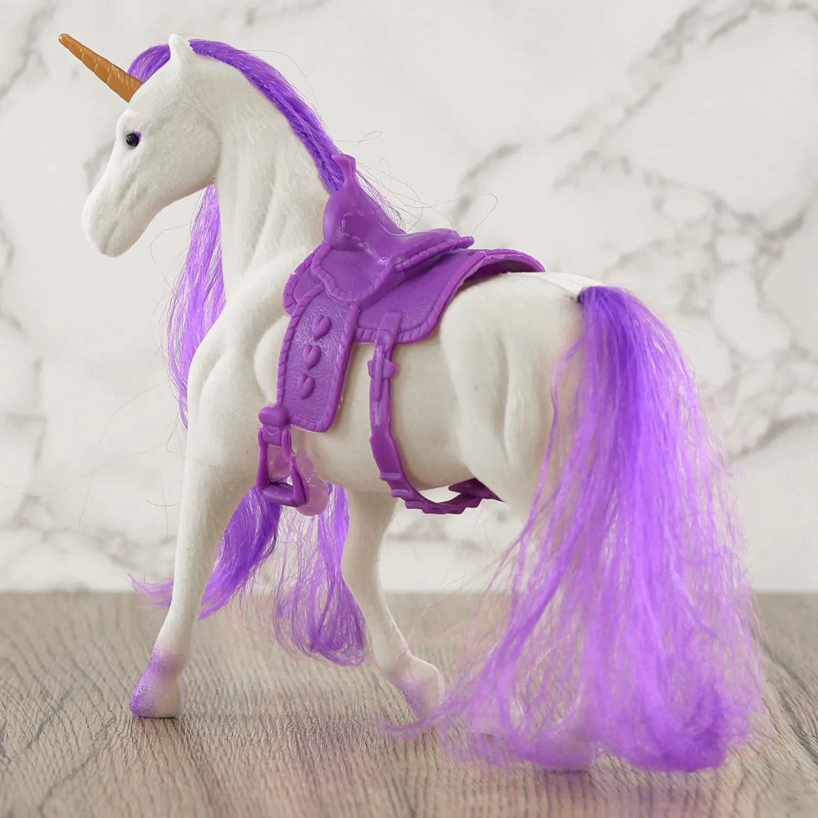 Unicorn Stable with Three Unicorns and Accessories