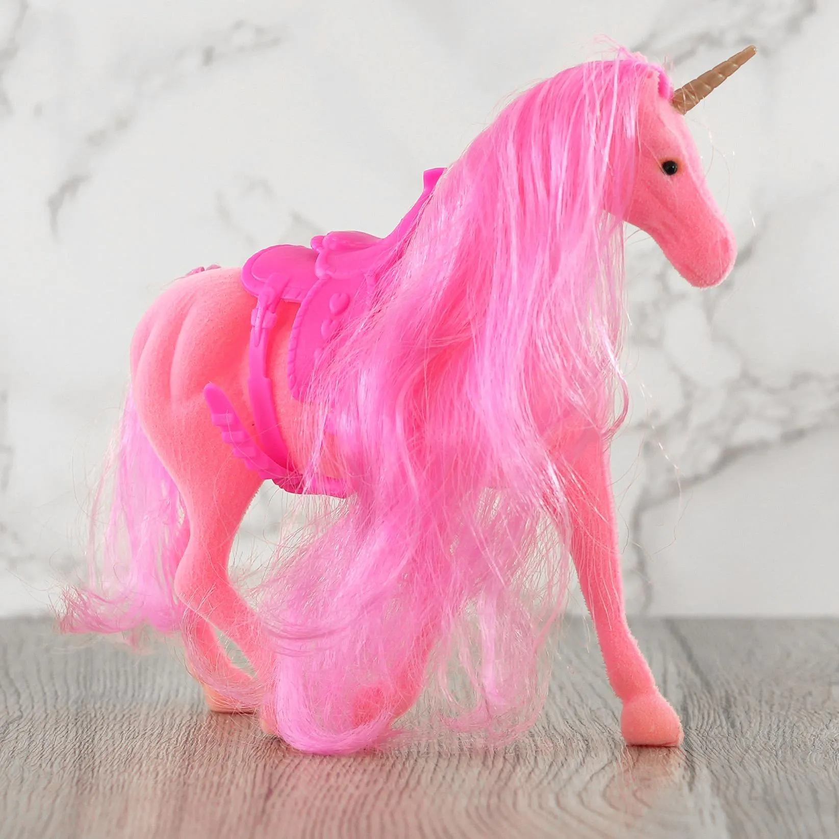 Unicorn Stable with Three Unicorns and Accessories