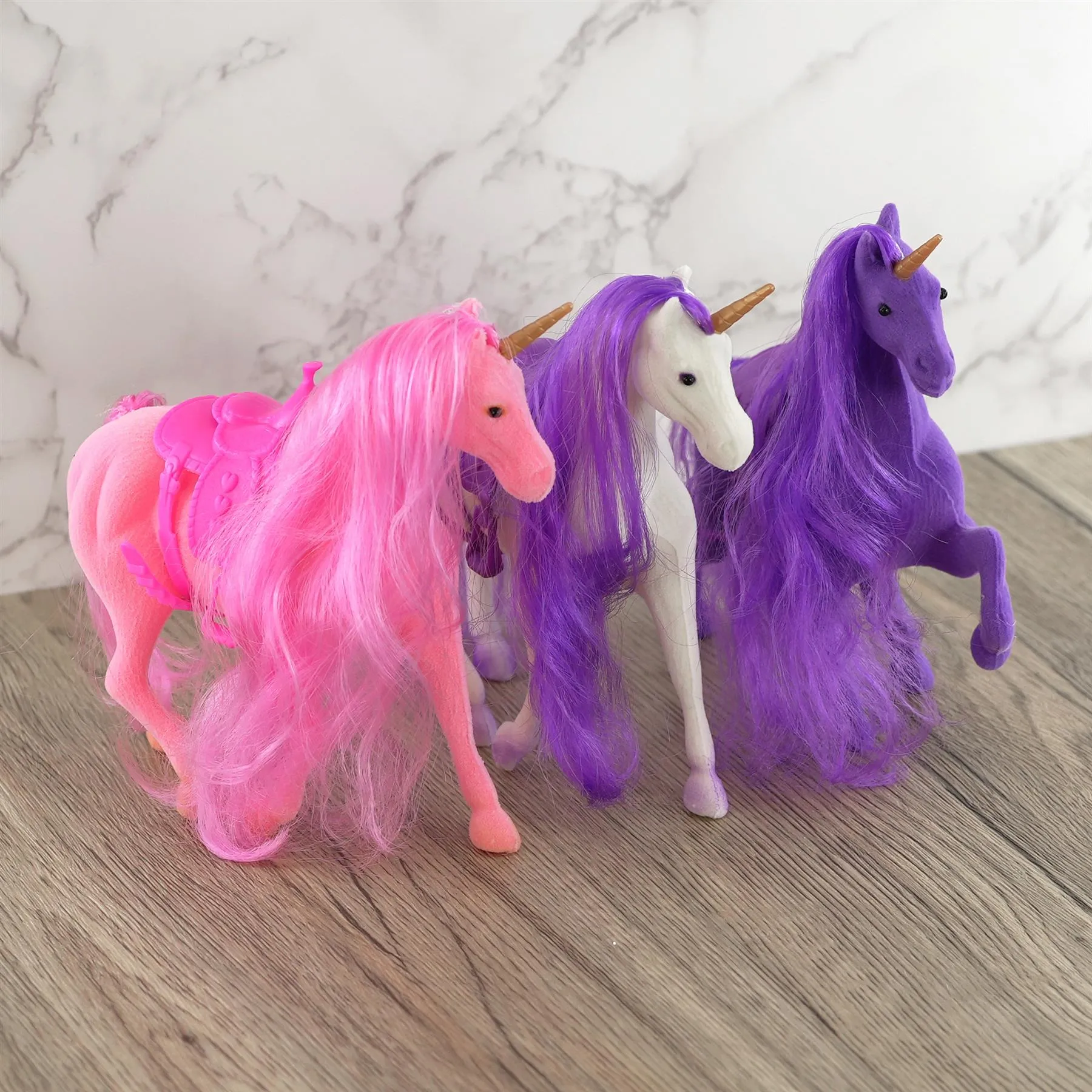 Unicorn Stable with Three Unicorns and Accessories