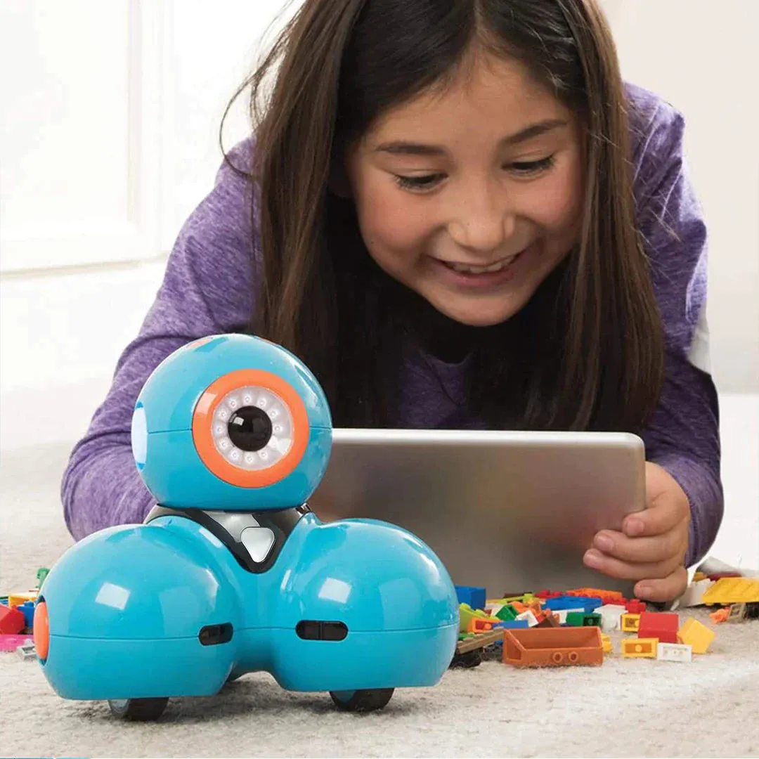 Wonder Workshop Make Wonder Tech Center with Dash